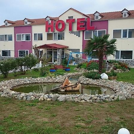 Hotel Konstantina Rodopoli Bagian luar foto
