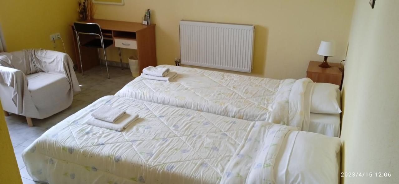 Hotel Konstantina Rodopoli Bagian luar foto