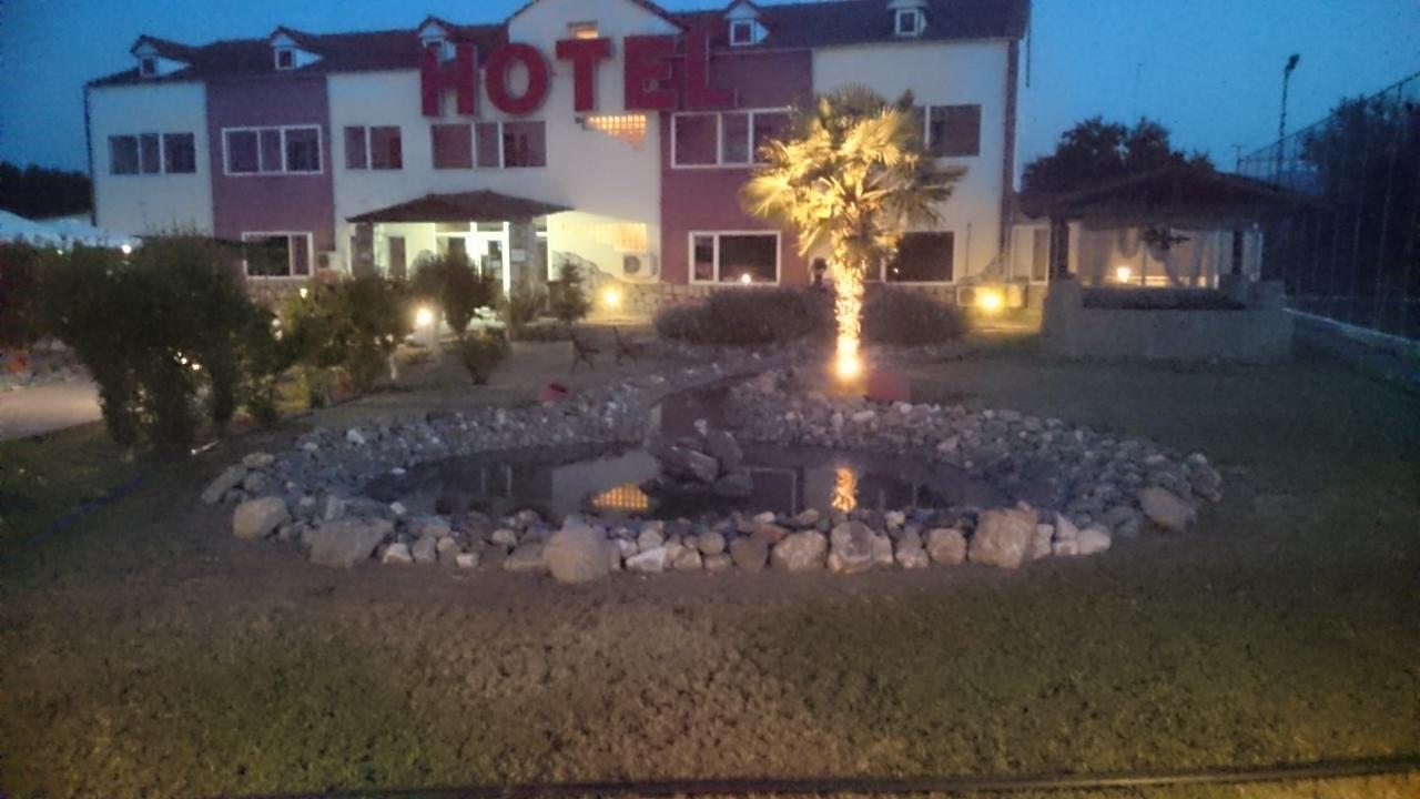 Hotel Konstantina Rodopoli Bagian luar foto